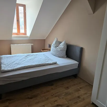 Helle Gemuetliche Gaestewohnung Im Haus Wartburg